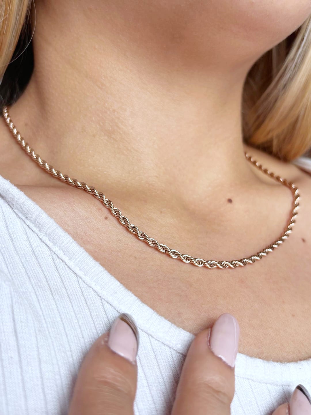 Cadena Lazo Rosa para Mujer